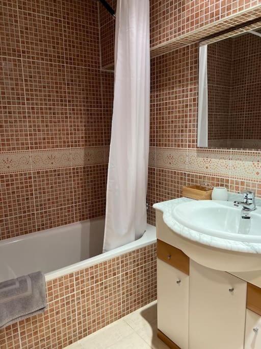Apartamento Hasta 4 Pax Con Terraza- Nº Hut 08258 Soldeu Bagian luar foto
